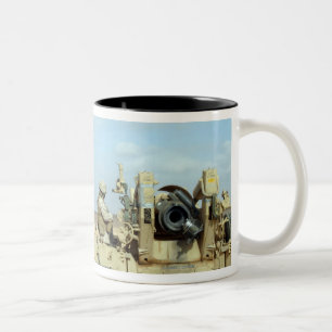 Tasse 2 Couleurs Une marine des USA dispose des ronds d'obusier