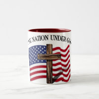 Une nation sous Dieu avec une croix robuste et le 