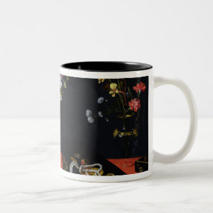 Tasse 2 Couleurs Une vie immobile d'un Tazza avec des fleurs