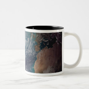Tasse 2 Couleurs Une vue complète de la Terre montrant les données 
