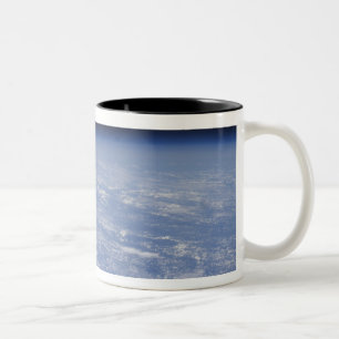 Tasse 2 Couleurs Une vue oblique de l'atmosphère terrestre