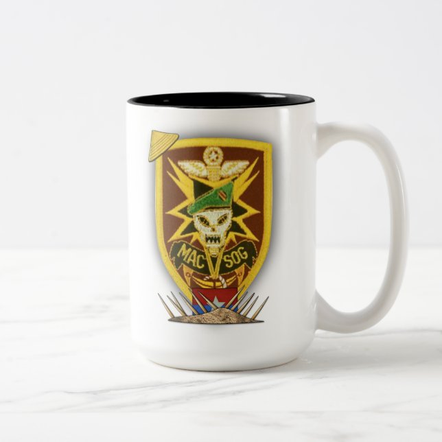 Tasse 2 Couleurs Vétérinaires de combattants de MACVSOG MACV SOG (Droit)