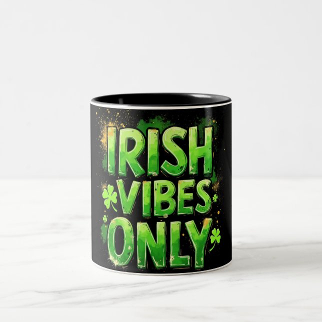 Tasse 2 Couleurs Vibes irlandaises uniquement (Centre)