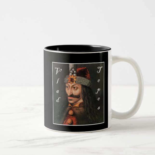 Tasse 2 Couleurs Vlad Tepes avec le nom dans Blackadder (Droit)