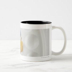 Tasse 2 Couleurs Vue courbe des alphabets sur une palette