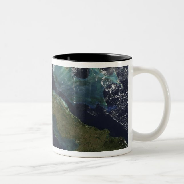 Tasse 2 Couleurs Vue satellite de Cuba (Droit)