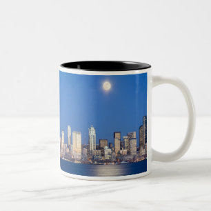 Tasse 2 Couleurs WA, Seattle, ligne d'horizon de Seattle et baie d'