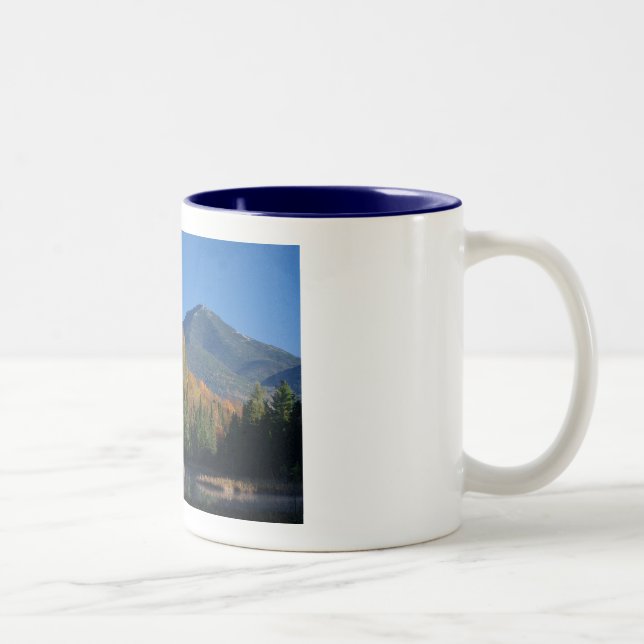 Tasse 2 Couleurs Whiteface Mountain sur Little Cherrypatch Pond (Droit)