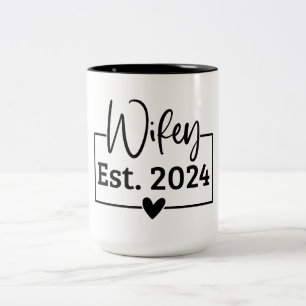 Tasse 2 Couleurs Wifey Est 2024 Script noir nouvellement marié Pers
