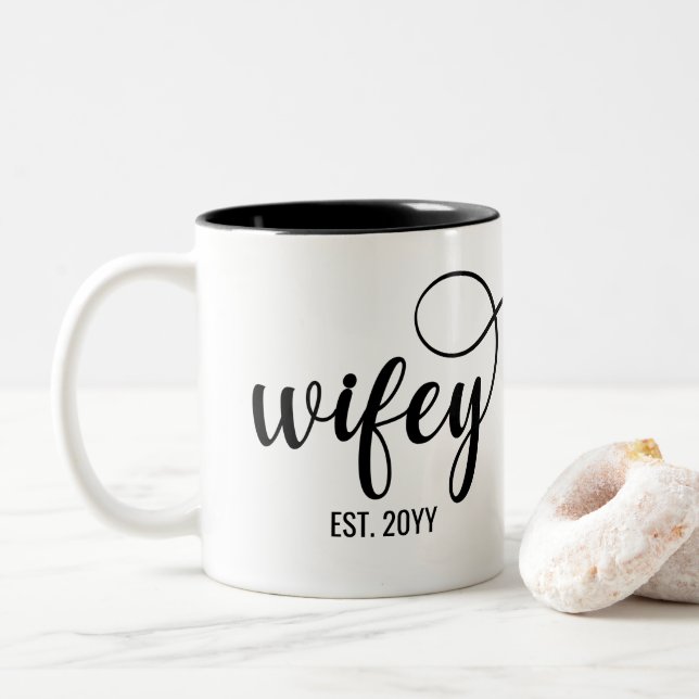 Tasse 2 Couleurs Wifey Est | Cadeaux personnalisés pour l'épouse (Avec donut)