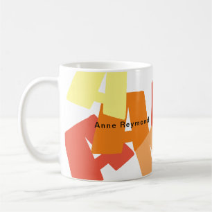 Tasse à café avec grandes initiales colorées
