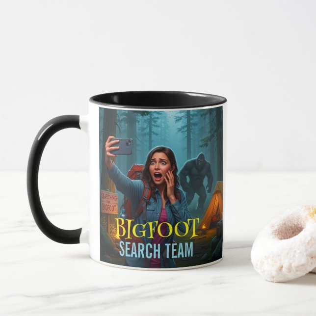 Tasse à café Bigfoot Sasquatch dans les bois (Avec donut)