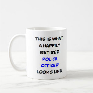 tasse à café de l'officier de police à la retra