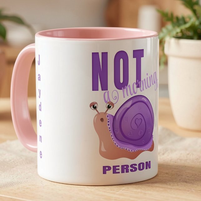 Tasse à café drôle escargot endormi avec coquille  (Snail pace mornings? This mug gets it. Original hand drawn art. Customize it with your own name.)