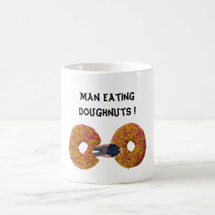Tasse à café Homme mangeant des beignets