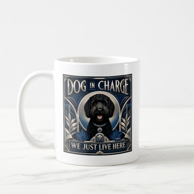 Tasse à café Labradoodle drôle dirige la maison -  (Gauche)