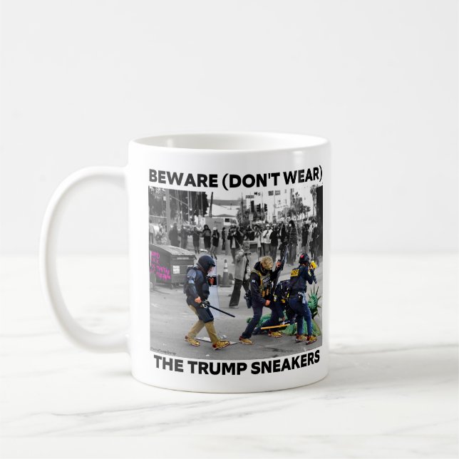 TASSE À CAFE "LES BASKETS DE TRUMP" (Gauche)