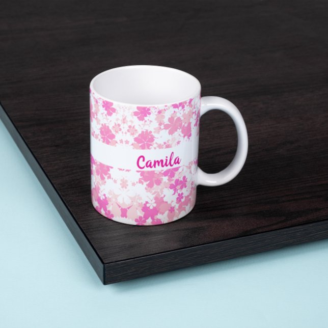 Tasse à café personnalisée avec fleurs roses (Créateur téléchargé)
