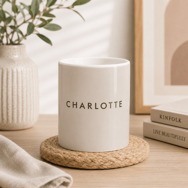 Tasse à café personnalisée beige moderne avec nom (Créateur téléchargé)
