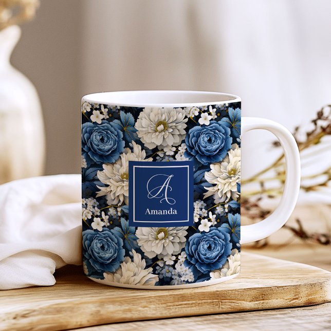 Tasse à café personnalisée Fleurs bleues de créate (Designer Blue Flowers Personalized Coffee Mug)