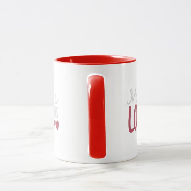 Tasse à deux tons rouge avec typographie de cœur d (Poignée)