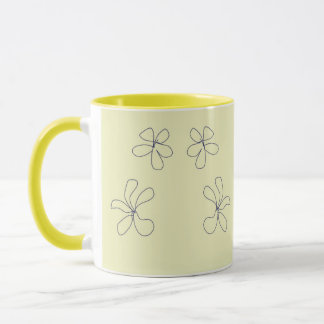 tasse à fleur jaune
