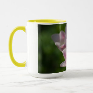 Tasse à trois tulipes roses
