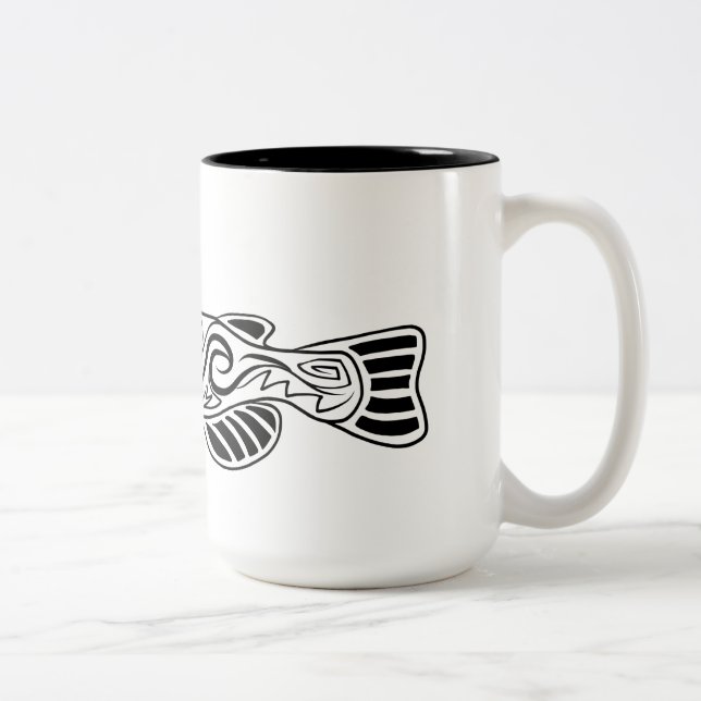 Tasse abstraite de poisson-chat (Droit)