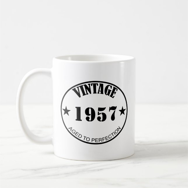 Tasse âgée par cru personalizable personnalisable (Gauche)