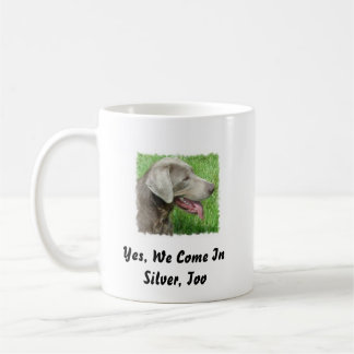 Tasse argentée de labrador retriever