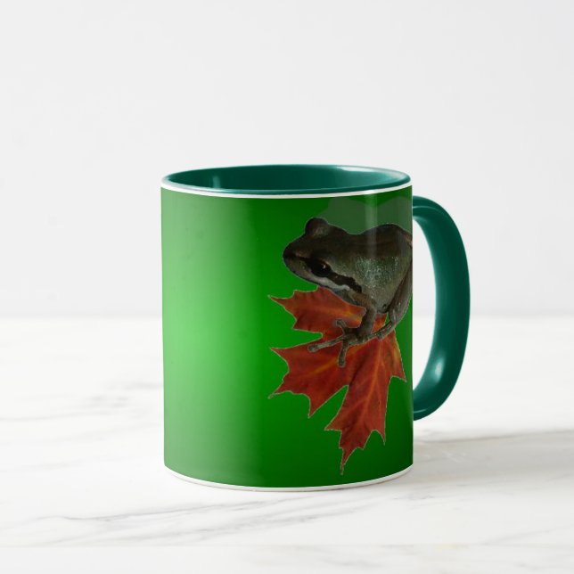 Tasse Assis Sur Des Feuilles (Devant droit)