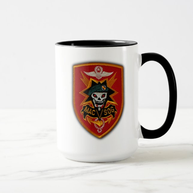 Tasse avec écusson imprimé des vétérans de la guer (Droite)