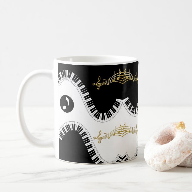 Tasse avec notes de musique de piano noir blanc (Avec donut)