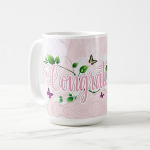 Tasse avec texte de félicitations à fleurs roses