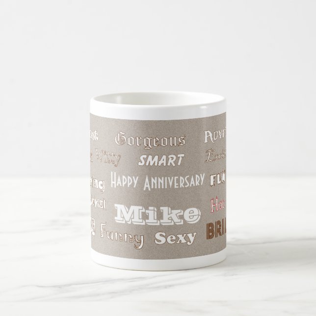 Tasse beige de mari d'anniversaire heureux de Mike (Centre)