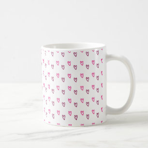 Tasse blanche – Motif de petits cœurs creux roses