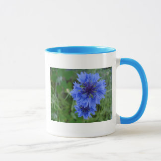 Tasse bleue de bleuet