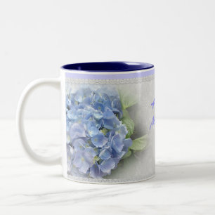 Tasse bleue d'hortensias de jour de mères