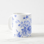 tasse bleue traditionnelle de motif de porcelaine<br><div class="desc">regard bleu de tasse de motif de porcelaine de fleur blanche sur la tendance pourtant intemporel traditionnels dans les maisons et les cuisines modernes de pays</div>
