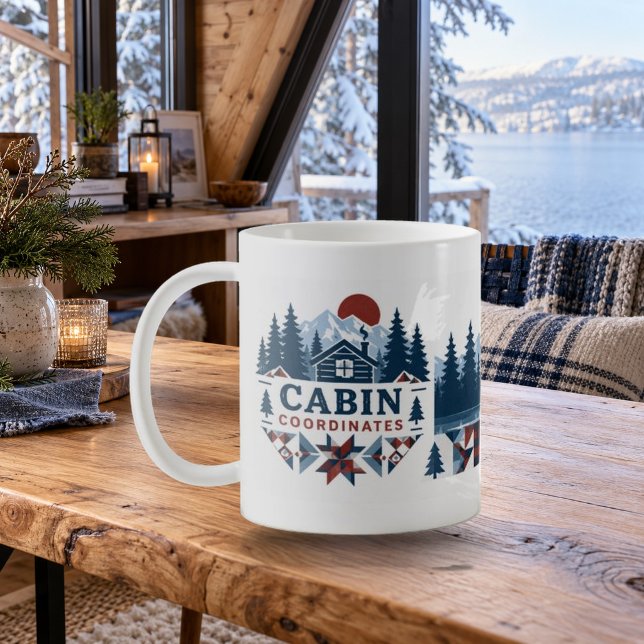 Tasse Cabane Coordonnées Cabane Patchwork (Cabin Coordinates Patchwork Cabin Mug — refined lighting and contact shadows. Digital lifestyle preview.)