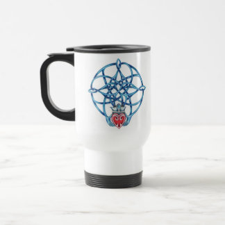 Tasse celtique de voyage de noeud de Claddagh