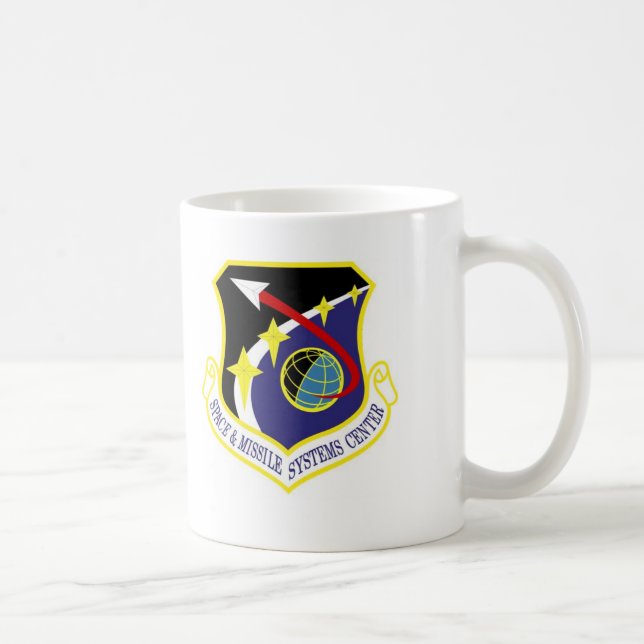 Tasse centrale de l'espace et de systèmes de (Droite)