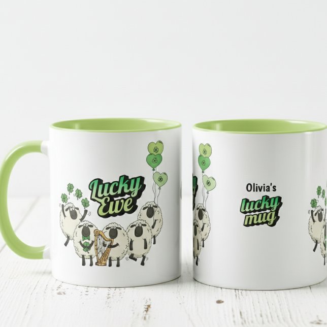 Tasse Chanceuse Mouton Irlandais Drôle  (Lucky Ewe Pun for Lucky You Funny Cartoon Sheep being Irish. Hand-Drawn Sheep, Green Shamrocks, Harp)