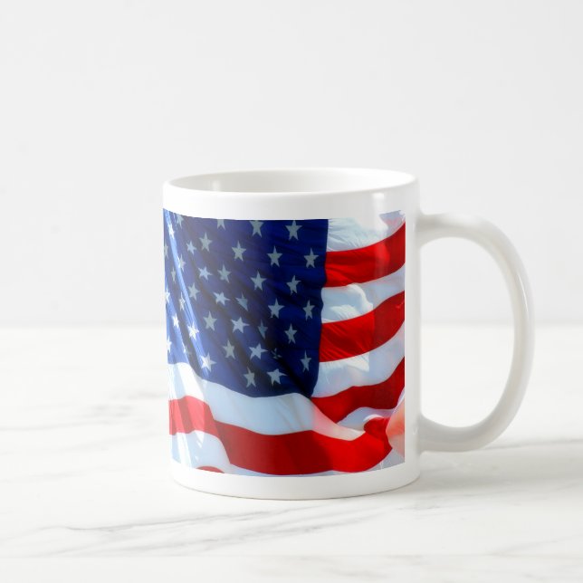 Tasse chaude de boisson de photo de drapeau (Droite)