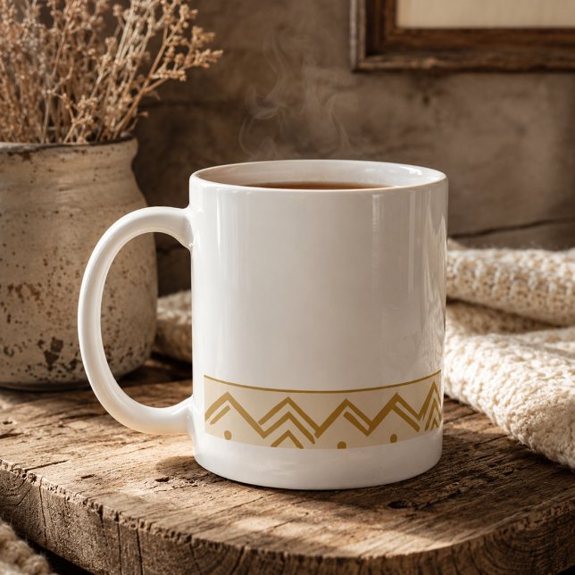 Tasse classique Desert Trail Lines, 11 oz (Minimal folklore pattern with soft sand tones for relaxed kitchen shelf decor)