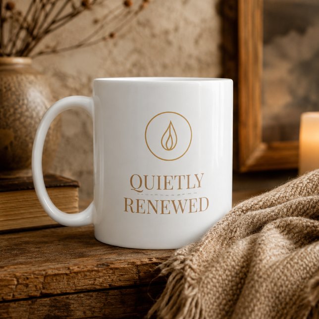 Tasse classique discrètement renouvelée, 330 ml (A delicate flame emblem and clean typography complement modern farmhouse and boho spaces.)