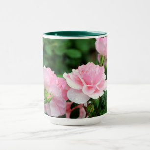 Tasse combinée faite sur commande de roses roses