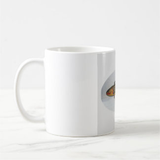 Tasse conçue avec un poisson comique
