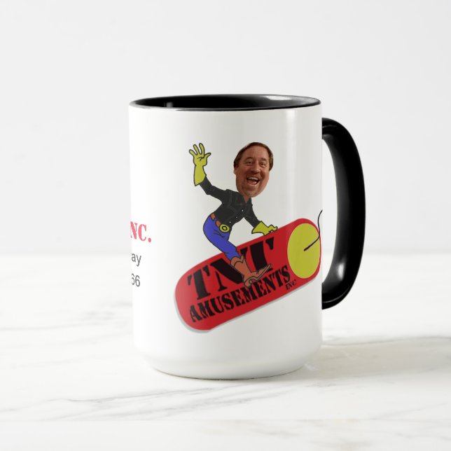 Tasse d'amusements de TNT (Devant droit)
