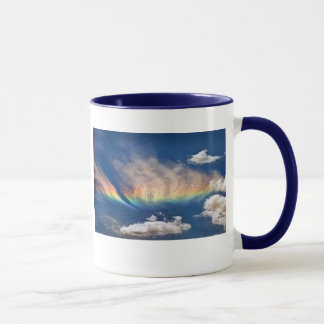 Tasse d'arc-en-ciel du feu